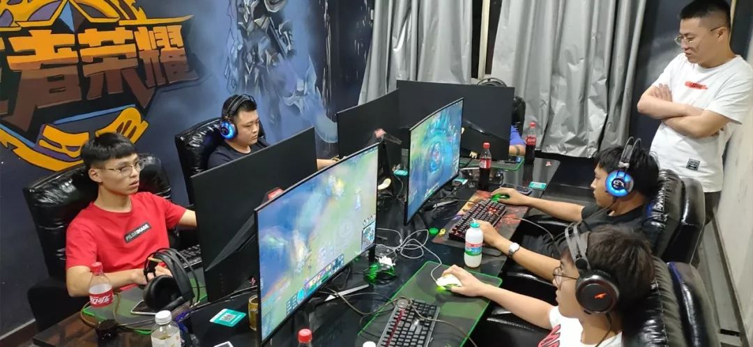 吉尔吉斯斯 吉尔吉斯斯